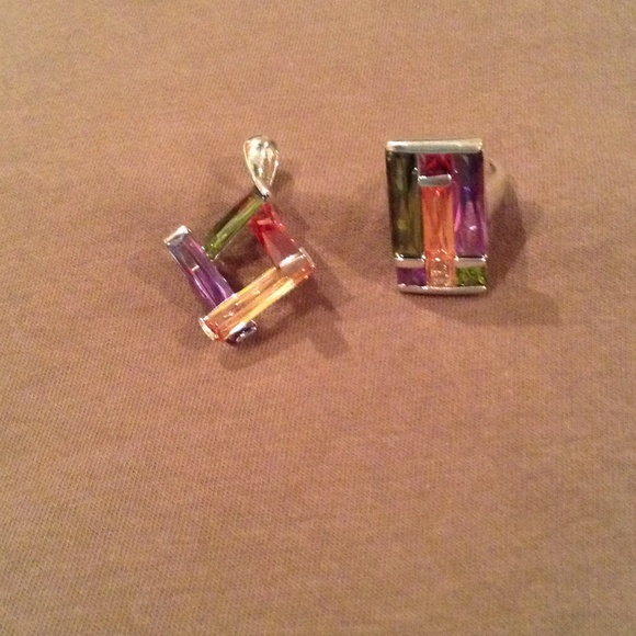 Costume jewelry - Picture 1 of 6